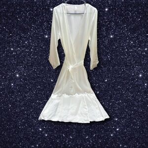 Flora Nikrooz Cream Satin Robe L/XL